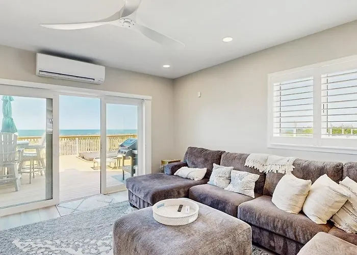 Luxurious Oceanfront Townhome With Private Deck And Panoramic Coastal Views