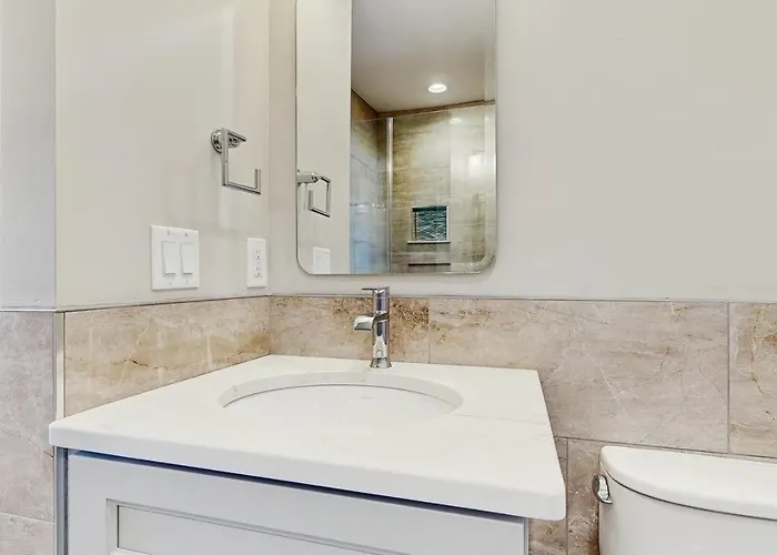 Luxurious Oceanfront Townhome With Private Deck And Panoramic Coastal Views