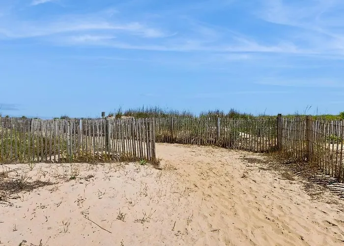 Luxurious Oceanfront Townhome With Private Deck And Panoramic Coastal Views